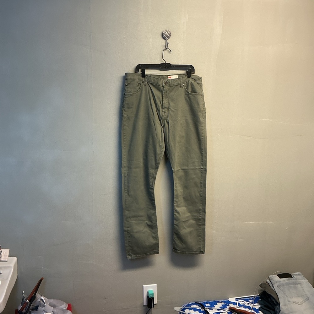 Wrangler Men's Olive Green Pants size 38x32. 0067